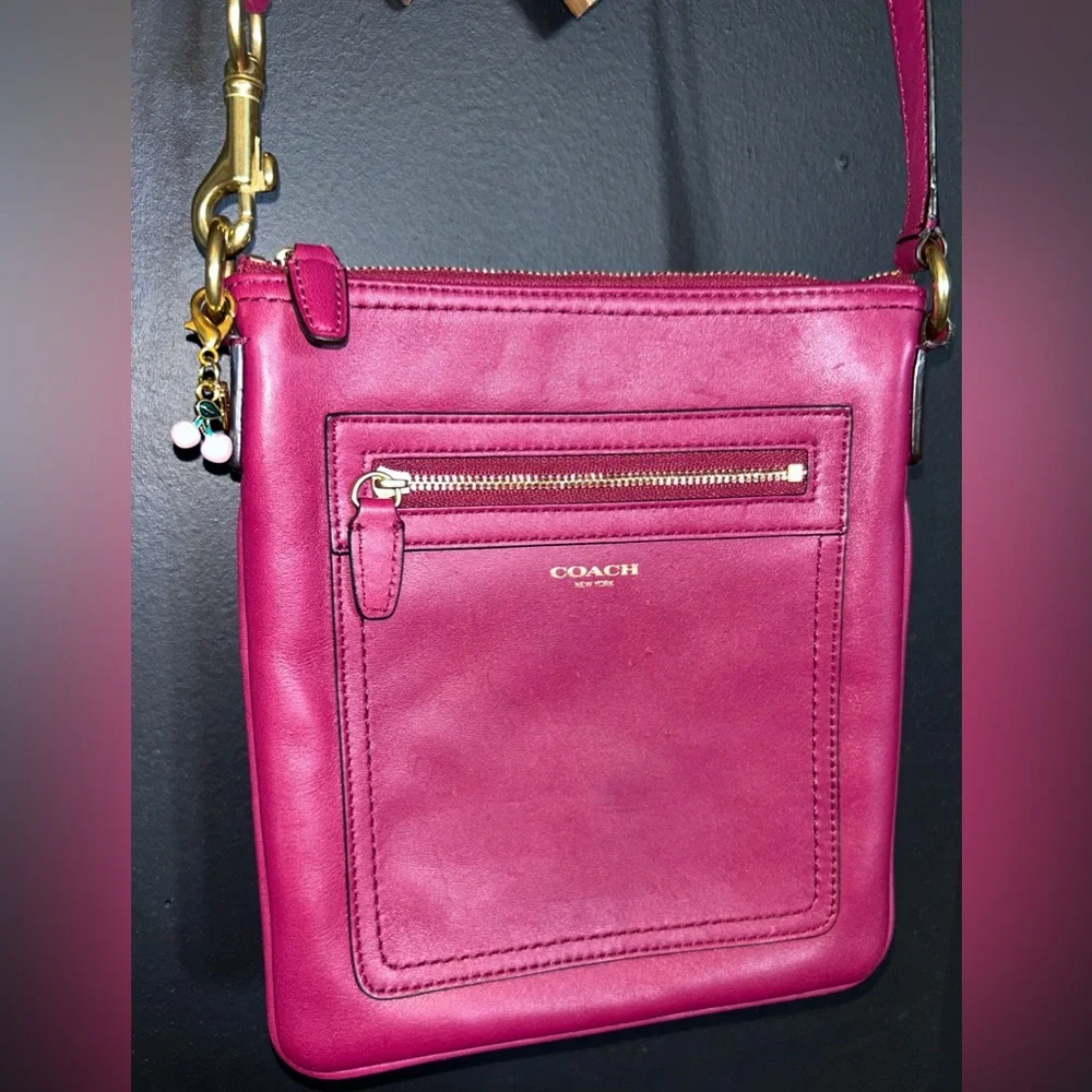 Coach 47989 Legacy Leather
Swingpack Crossbody Bag - Picture 2 of 16